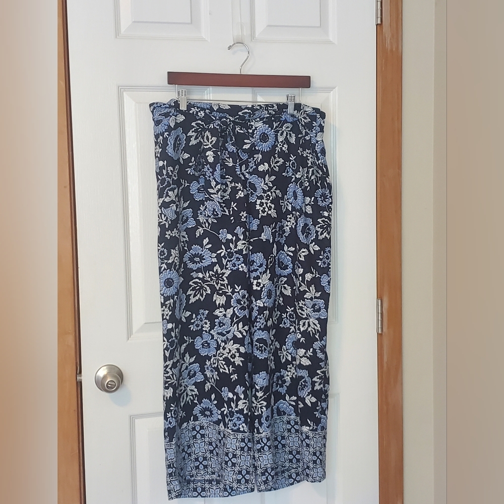 LOFT Blue and White Cropped Pantsfor Casual Wear